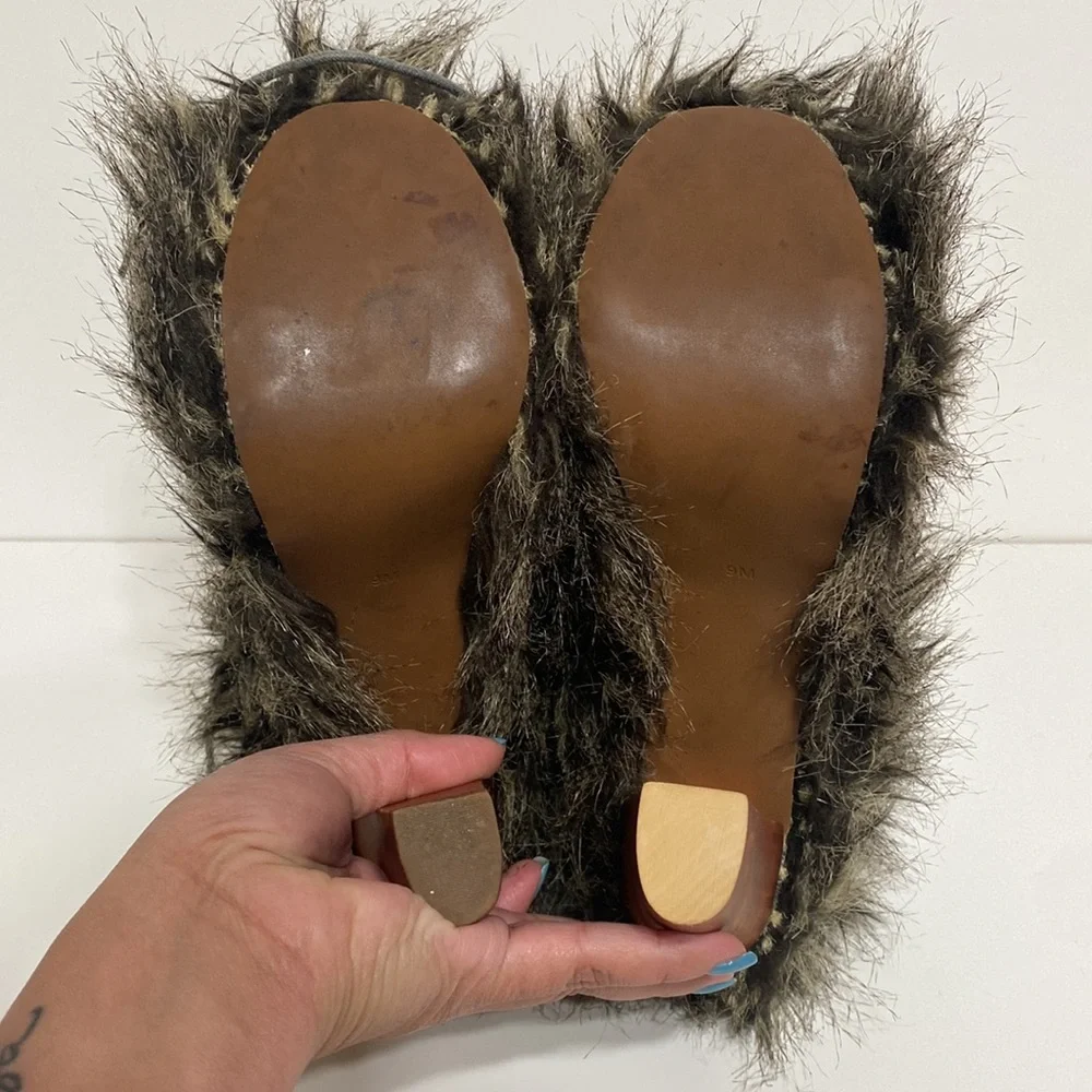 Rare Limited Edition Lita - Shag Jeffrey Campbell Faux Fur Booties in Ta… - Picture 10 of 17
